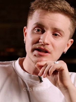 Mike Ward débarque au Centre Bell les 29 et 30 mai pour des shows qui s’annoncent complètement fous. Si t’as jamais vu ça en grand, c’est le moment. Et si tu l’as déjà vu… tu sais déjà pourquoi faut pas manquer ça. 🎟️ Billets ici : https://mikeward.ca/fr . . . #mikeward #sousecoute #centrebell @P-O Forget @King Preach the petty @Patrick Groulx @Charles Brunet @Sous Écoute 
