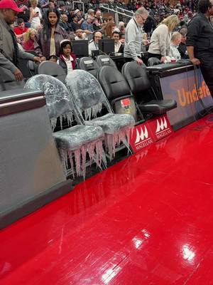 Drake’s seats froze 🧊