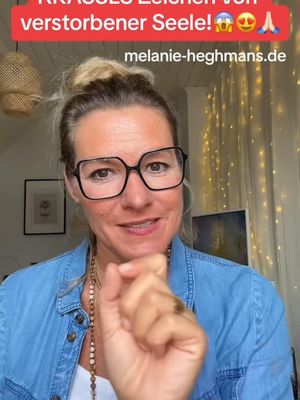 Dieses Video entstand vor zwei Jahren, und mit all diesen Zeichen, die danach, und bis heute zu noch gesendet wurden/werden, durfte ein wundervolles Buch entstehen, das schon so viel Trost und Heilung für Hinterbliebene spenden durfte❤️ Wenn auch du solche Zeichen von Verstorbenen schon erhalten hast, dann schreibe mir gerne eine PN. Ich sammle gerade, eure Geschichten für einen zweiten Band meines Buches „Der Himmel ist neben Dir“. #z#zeichenausdemjenseitst#trauerv#verlust#j#jenseitsj#jenseitskontakt