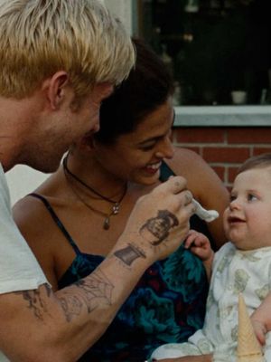 Ryan Gosling and Eva Mendes first met on the set of ‘The Place Beyond the Pines’ back in 2011. Three years later, they welcomed their first child. “After I met Eva, I realized that I just didn’t want to have kids without her. And there were moments on this film where we were pretending to be a family, and I didn’t really want it to be pretend anymore.” “I got to meet the girl of my dreams and have two dream children. I dreamed one day of making movies, and now, movies have made my life a dream,” he said in a speech.