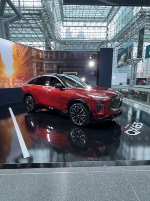 Tried to take a pic…​ended up capturing the First-Ever INFINITI QX65 in 4K.