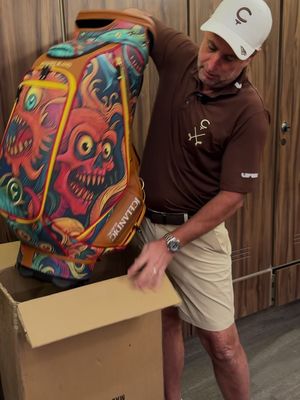 A bag that says plenty. #ArtofGolf | #LIVGolfMexicoCity @LIV Golf 