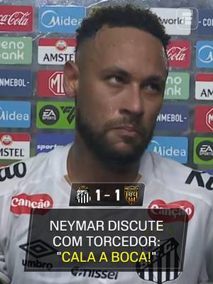 CLIMA QUENTE! Neymar discute com torcedor após empate do Santos com o Recoleta em 1 a 1.  #SulAmericanaNaESPN #tiktokesportes #santos #futebol #neymar