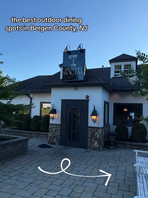 we survived winter and now that the temps are finally warm, all we want to do is be outside. our dreams of dining al fresco, lingering on outdoor patios, grabbing sidewalk seating in the middle of town can finally come true. full list at TheBergenCountyGirl.com  #bergencounty #bergencountygirl #outdoordining #njoutdoordining #njrestaurants 