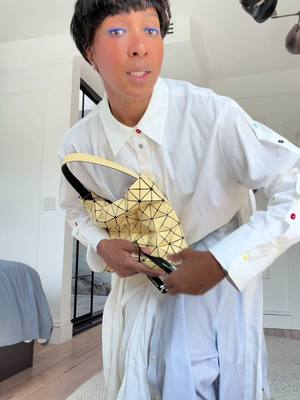 I did a good job I reckon👌🏾 #isseymiyake #baobao #stylehacks #styletips #tomboystyle @khaite @sephora @Sephora Collection @tomfordbeauty 