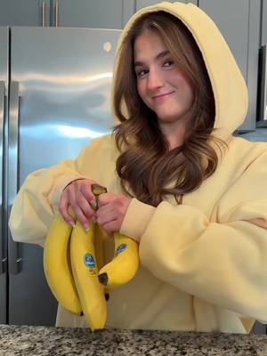 Try this dance and tag me + Chiquita Banana 😏🔥 shoutout to Chiquita for the moves! #ChiquitaBanana #NationalChiquitaDay #NationalBananaDay #ad #HappyChiquitaDay 

