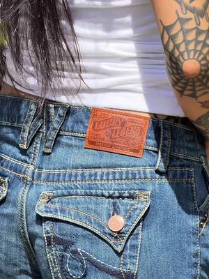 your fave y2k-inspired jeans just restocked… don’t sleep on it this time 💿 #partner @medrabelle