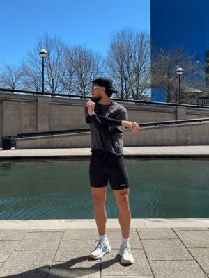always have to keep Zeiss sunglasses wipes on me when on a run. My favorite way to explore a new city #zeisspartner #ad
