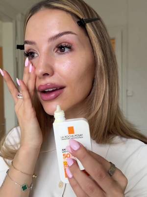 Anzeige I Der Anthelios SPF ist mein täglicher Begleiter - egal zu welcher Jahreszeit 💛 Aber ein sehr Wichtiger Reminder: Lasst eure Haut und vor allem eure Muttermale immer checken, egal wie oft ihr SPF benutzt! @La Roche-Posay hat zusammen mit Derma2go einen kostenlosen online Hautcheck für euch wo ihr eine professionelle Abschätzung eurer Haut von einem Dermatologen bekommt! 💛 #larocheposay #anthelios #myskincheck #larocheposayskincare