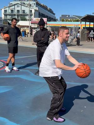 Pulled up with @Coinbase to surprise random @LA Clippers fans with a VIP game day experience #CoinbasePartner