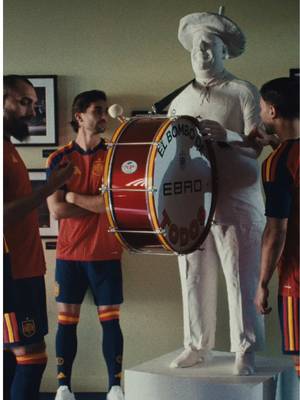 El mejor homenaje que podíamos hacerle a Manolo era el de unirnos para animar a la @Selección española en la búsqueda de la segunda estrella. Porque, después de más de 70 años junto a la gente, sabemos que solo cuando nos unimos podemos alcanzar lo que soñamos. EBRO. Socio patrocinador de la Selección Española. #ElBombodeTodos #EBRO