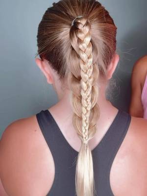 I’m obsessed with this cute hairstyle! It’s adorable! #hairtutorial #hairstyle 