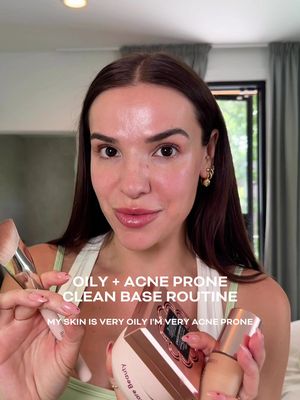 My go to base combo as a very acne prone and oily gal. I tend to opt for a more matte foundation in the summer and the @LAWLESS Beauty the Filler Foundation is blurring and matte, without being cakey. It’s also a serum foundation so it’s really lightweight. And my favorite powder as a very oily gal is the Flawless Finish Setting Powder. I used to used the loose version for years and really like the convenience of the pressed. Also perfect time to try them during the @sephora sale! #lawlesspartner