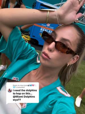 Replying to @mya lynn🪩🦋🎀🫧🩵  you already know 🤭 @Alix Earle #alixearle #nfl #miami #dolphins 
