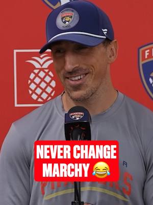 Brad Marchand handing out compliments 😅