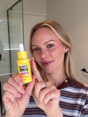 My easy slick back look with @Growth Bomb @Chemist Warehouse Official 💛 #ad #slickback 