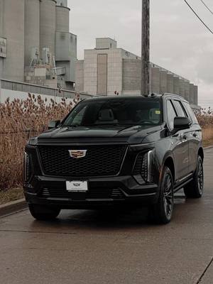 Presence doesn’t need an introduction. — La prestance se passe de présentation.  #Escalade 📸 @applewoodcadillac 