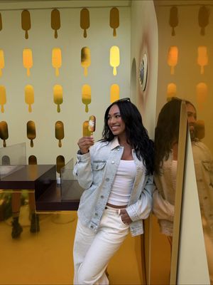 had the best weekend at coachella with my perfect sweet treats from @Magnum Ice Cream (US) grab yours and stock up your freezer! #magnumpartner #magnumcoachella 
