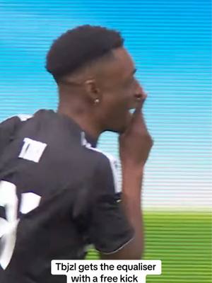 This is what he does! #sidemen #sidemencharitymatch @Tobi Brown 