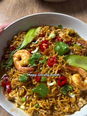 “Maggi” goreng basah  One of my favorite ways to level up your instant noodle. I’m using @Nongshim USA Shin Ramyun but feel free to use whatever you want. #asianfood #EasyRecipe #quickrecipe #noodlehack