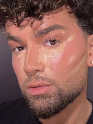 THIS IS HOW TO STOP YOUR MAKEUP FROM TRANSFERRING!!! No more messy hugs 👀 😍 @Estée Lauder double wear foundation  @Charlotte Tilbury beautiful skin cream bronzer  @Huda Beauty latte and cotton candy liquid blush  Huda beauty concealer Huda beauty easy bake loose powder  @M·A·C Cosmetics studio fix powder foundation  Huda beauty blush pallet  Mac fix plus  Charlotte Tilbury airbrush spray  @ONE SIZE BEAUTY on till dawn spray  #makeup #makeupartist #beauty #beautyhacks #makeuptutorial
