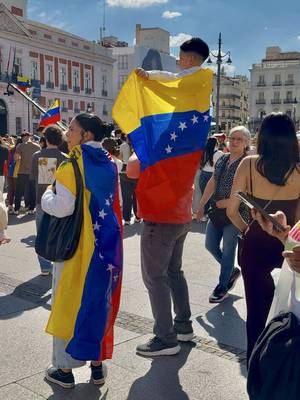 ¿Te regresarías a Venezuela ? @Roberto Carlos  #venezolanosenespaña🇻🇪 #madrid #migrantes 