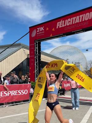 Anne Bouthillier, notre grande gagnante du 10 km 😤  Une fusée, tout simplement 🚀 38 min 10 sec. C’est rapide mes dames et messieurs. #10k #race #Running #runner 