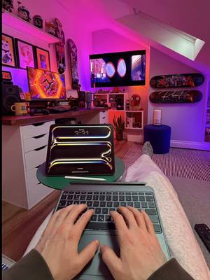 pov: transformed my iPad into a Mac Neo 💻  🔗 check out the link: https://www.esrtech.com/products/shift-ipad-pro-13-m5-keyboard-case-us-layout-dark-gray?utm_source=instagram&utm_medium=social&utm_campaign=keyboardcase&utm_term=kol&utm_content=260418_billy #esrtech #esripadkeyboard #ipadpro #esr #ledlights 