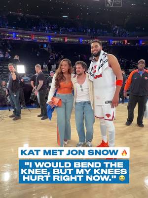 KAT 🤝 King of the North Towns was so hyped meeting #KitHarington postgame at the Garden 🐺 #NBA #gameofthrones #jonsnow #karlanthonytowns 