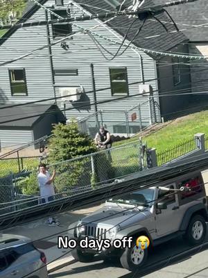 Bro was getting that yard done 😭 (🎥:KerryMartinez/ig) 