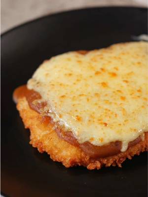 Delight the fam with an extra special meal today! #tiptopchicken #chickenkatsu #chickenparm #chickenrecipe #cooking 