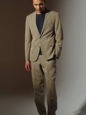 Spring celebrations call for tailoring, right? #LINDBERGH #suits #ss26 #tailoring #Summer #classic #timeless