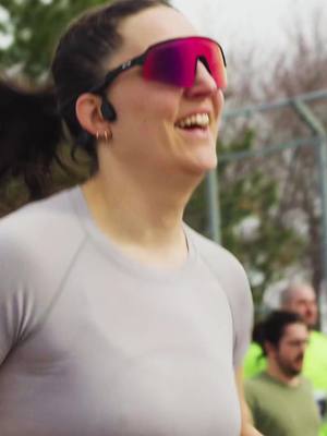La saison de course 2026 est officiellement ouverte à !  Le 21K Nespresso de Montréal a donné le coup d’envoi ce weekend avec 10 500 coureurs réunis au Parc Jean-Drapeau.  Un petit recap à envoyer à vos proches pour leur prouver que vous êtes sorti courir ! #21k #raceday #Running #runner #mtl 