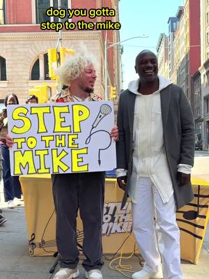 Iconic moments with the icon himself! @AKON made this day that much more beautiful ☀️🌎  #steptothemike #akon #freestyle #singer #publicperformance 