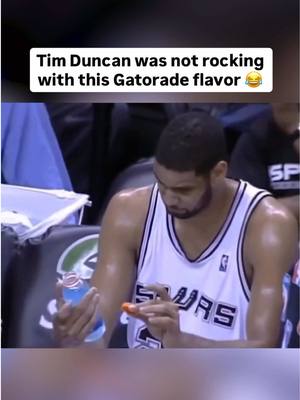 Tim Duncan’s reaction after taking a sip of the iffy Gatorade will always be absolute comedy 😭 (🎥 via San Antonio Spurs, h/t ESPN) #spurs #sanantoniospurs #NBA #timduncan #nbaplayoffs 
