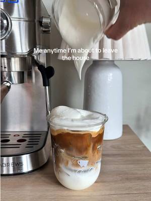 POV: your at-home latte just got an upgrade ☕️✨ recipe: * double shot of espresso * ice * milk * lavender cold foam made with my Casabrews 5418 Pro espresso machine 💗 linked in my bio if you wanna try it @Casabrews Coffee Machine #casabrews #coffee #recipes 