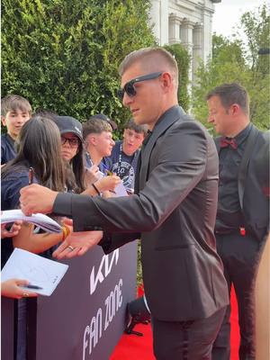 5 time Champions League winner @Toni Kroos arrived at the red carpet 😎 #Laureus26 