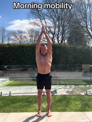 Here’s a 3-minute mobility routine I love to do when I wake up to start my body’s engine 💪 #fyp #training #mobility 