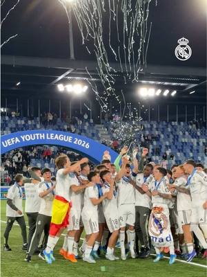 😍🏆 YOUTH LEAGUE CHAMPIONS! #UYL #RealMadrid #LaFábrica #trophy 