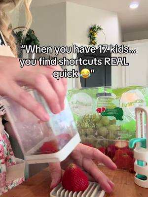 Just over here making life easier…. Let me know if you want the 🔗’s! #momhacks #KitchenHacks #momlife 