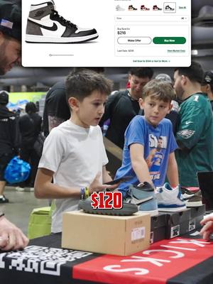 Young hustler 🔥 #sneakercon #mysterybox #yeezy #nike #jordans 