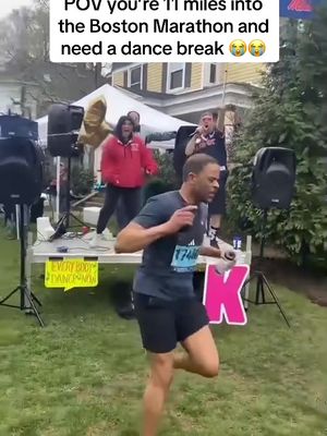He took a dance break during the Boston Marathon 😂 (via @chaseisonthecase911) #boston #marathon #Running #lol #espnsocial 