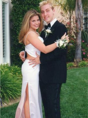 We recreated our 1999 Prom pic, hoverhand and all (and yes, that’s the ACTUAL dress!) I still don’t know why we didn’t work out!!  @AmericanIdol #americanidol 