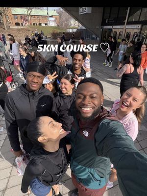 5KM, we made itttt !!!! 🤍 Je suis tellement fière de nous. Et si t’hésites à t’inscrire à une course, c’est ton signe.. parce que c’est un des meilleurs feeling ever. ✨ Prochain objectif, 10KM en octobre qui est down ??? 🤓👟 #5KM #run #course #fyp 