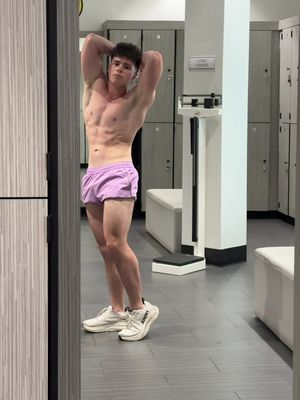 Peak gym #ascending #GymTok #lean #goldsgym 