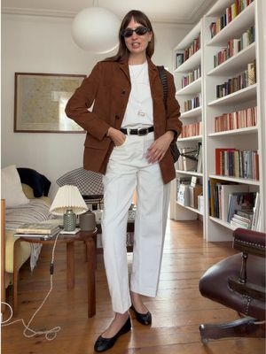 Book shopping, on a spring day in London, in a great outfit. I have reached a higher plane! Thank you @mango! #GRWM #BookSwap #MangoCollection #MangoWoman *ad 