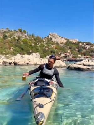 Kayak balancing act by @_osimosi_ #partytrick #lakelife #kayaking #sunnydays