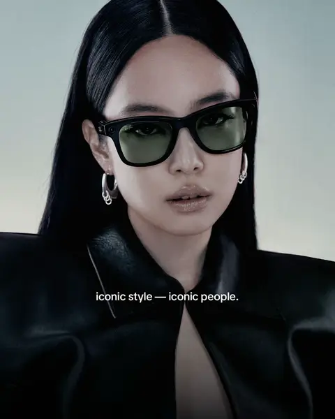 @JENNIE wears the iconic Ray-Ban Meta Wayfarer. Best paired with Transitions® Lenses for all-day wear. 