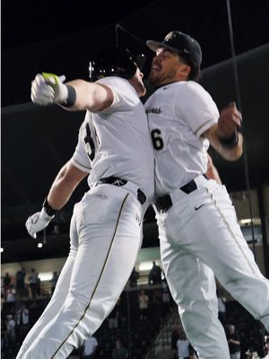 You know you love me💛 #GoDeacs🎩 #WakeForest #baseball #collegebaseball #win 