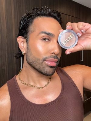 Summer is upon us and I’m spilling all the tea on how to use my go-to @Milani Cosmetics cream bronzer like a pro! 🙌🏽 Take notes and thank me later! 😉 #MilaniPartner #Ad Milani products used: -Cheek Kiss Cream Bronzer in ‘Spilling Tea’ -Conceal + Perfect Longwear -Concealer in 135 ‘Medium Beige’ -Baked Blush in 05 ‘Luminoso’ -Keep it Full Nourishing Lip Plumper in 01 ‘Champagne’ -Make it Last Natural Finish Setting Spray